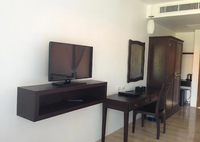 Blue Bay Resort - Access To Pool And Beach-Phuket & Krabi