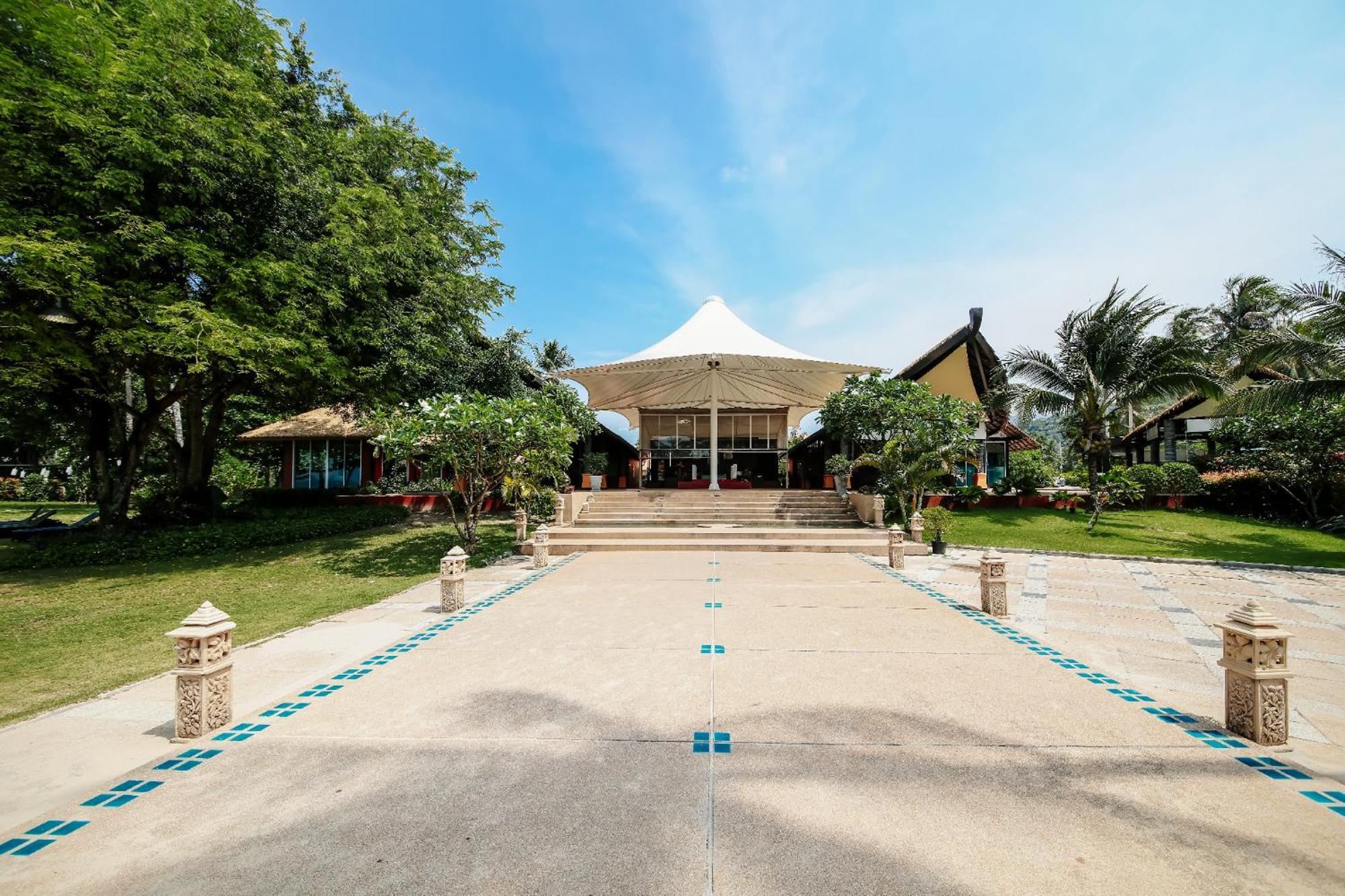 Hotel Blue Bay - Access To Pool And Beach-phuket & Krabi 5*