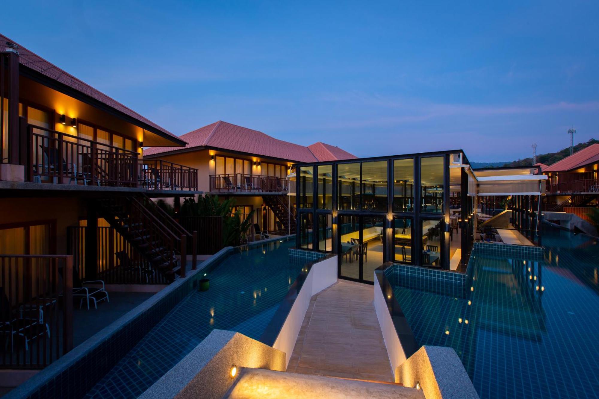 Blue Bay - Access To Pool And Beach-phuket & Krabi 5*