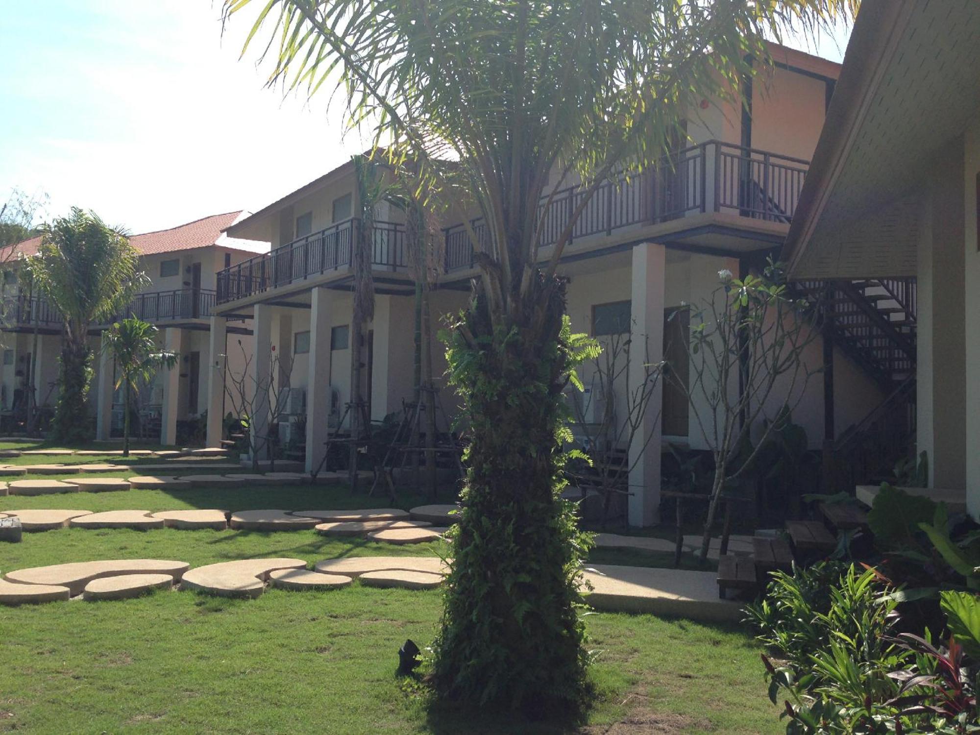 Hotel Blue Bay - Access To Pool And Beach-phuket & Krabi 5*