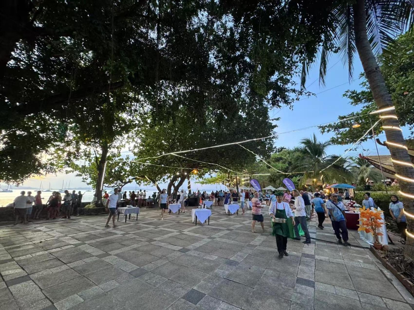 Blue Bay - Access To Pool And Beach-phuket & Krabi 5*